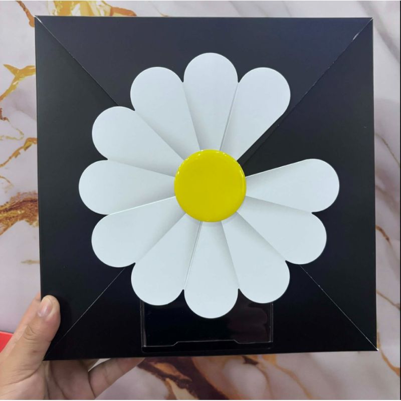 G-DRAGON OFFICIAL MEMBERSHIP 1ST FAM KIT [PETALS OF LOVE] PETALS ver